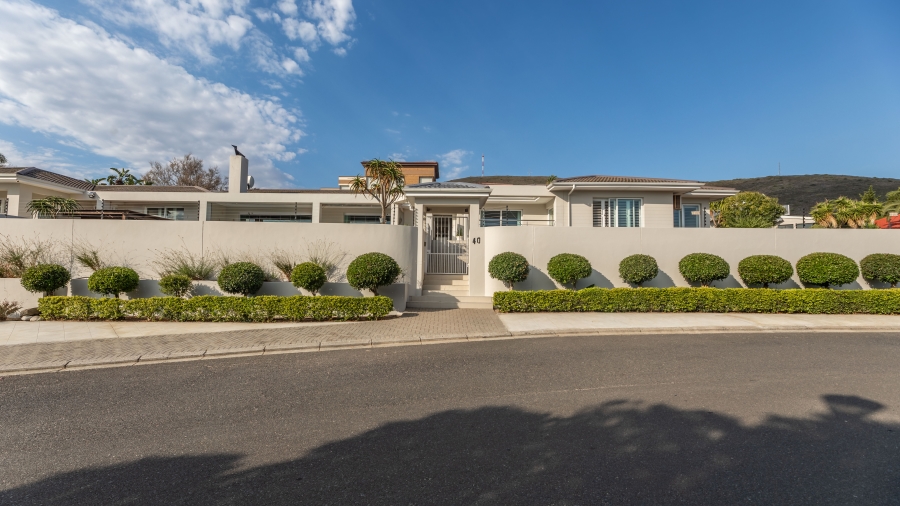 5 Bedroom Property for Sale in Plattekloof 2 Western Cape